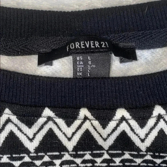 Forever 21 Cropped Long Sleeve - Picture 2 of 3